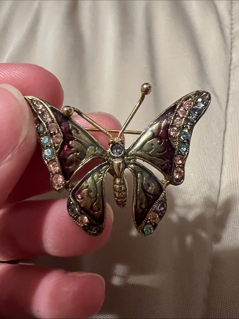 Butterfly Brooch with Pastel Rhinestones - Picture 2 of 4